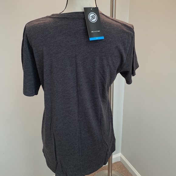 🏈Flyers tee - Picture 4 of 4